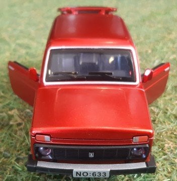 LADA NIVA MODEL ARABA  1/32 (IŞIKLI VE SESLİ)